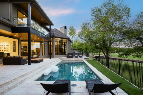 1812 Cliffview Drive