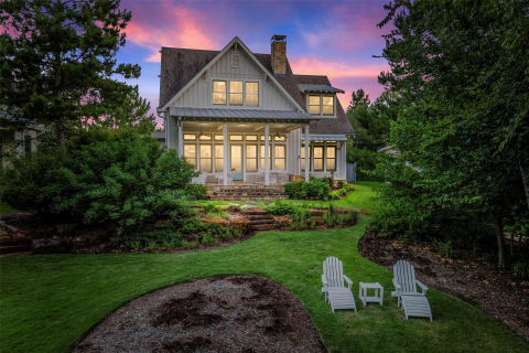 4522 East Cove Court