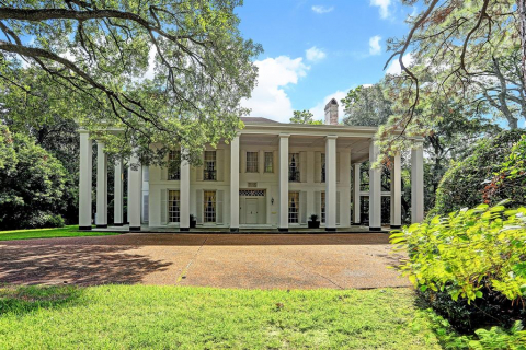 4019 Inverness Drive