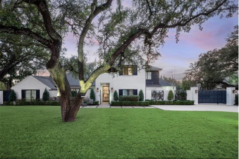 11219 Leachman Circle